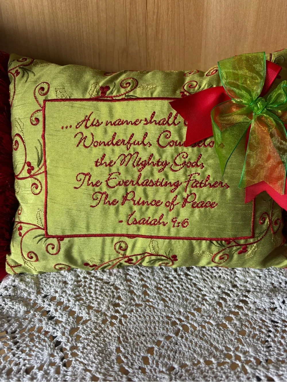Christmas Cheese Board With Spreader & Christmas Pillow